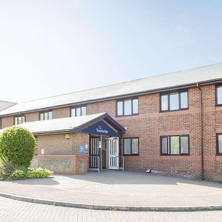 Travelodge Taunton Exterior photo